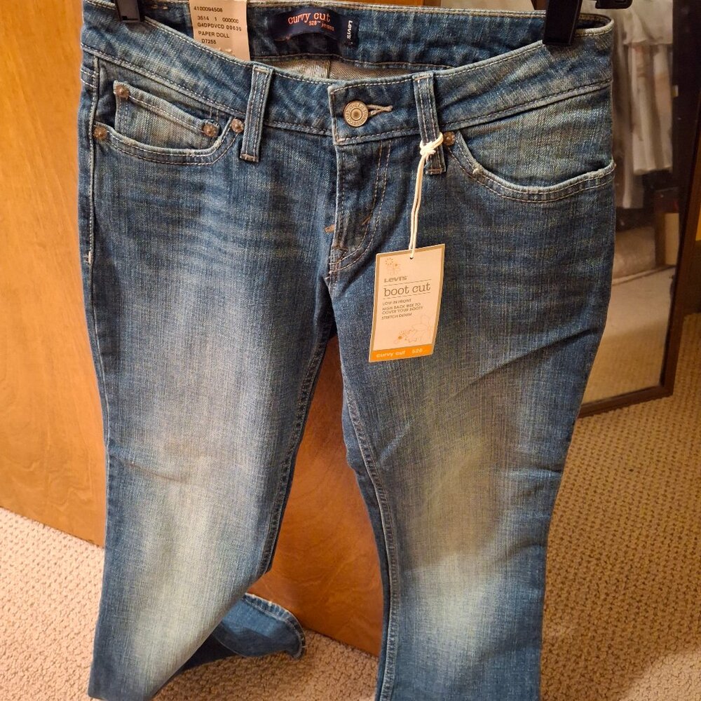 New with Tags Levi’s Jeans size 5!
